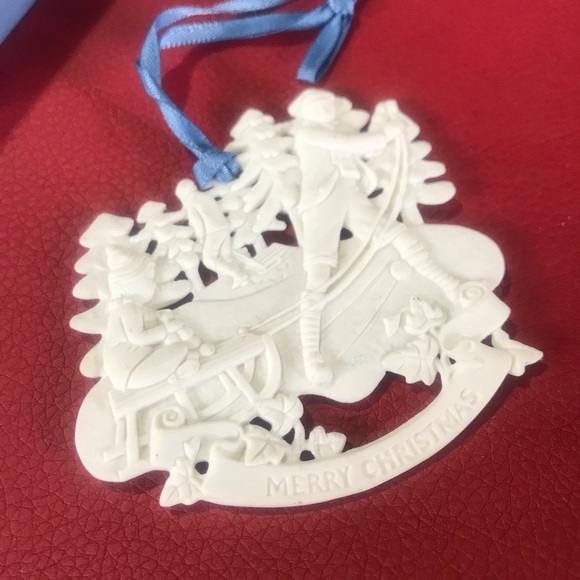 Wedgwood Christmas ornament - Picture 4 of 4